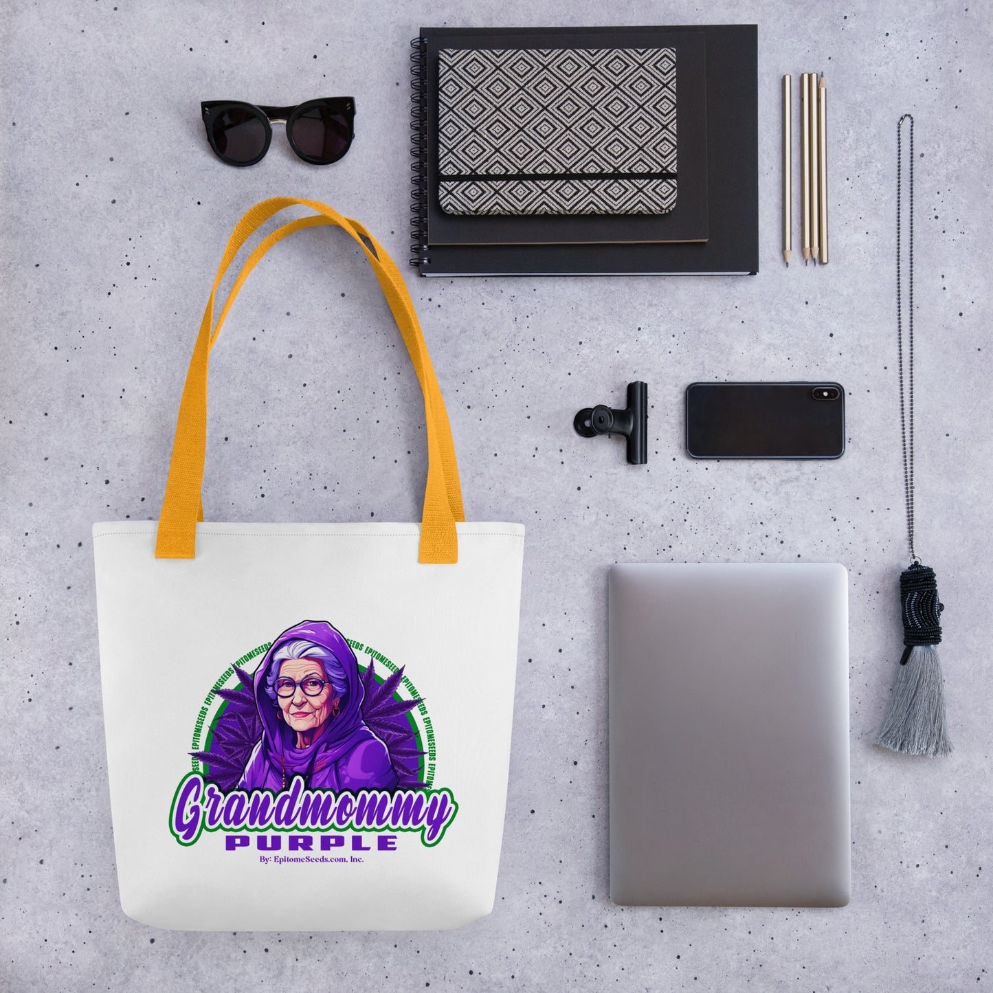 Grandmommy Strain Tote bag